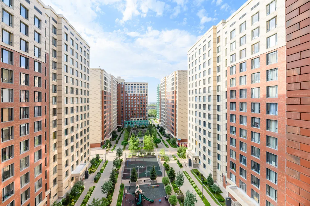 Трехкомнатная квартира с видом на горы в центре города