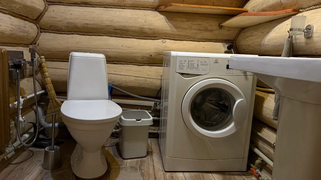 Домик у реки