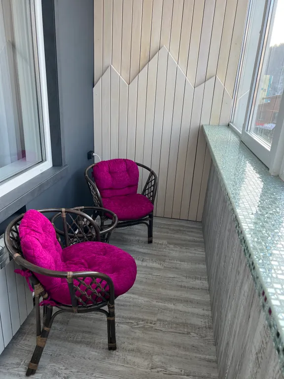 Новая квартира в центре города с видом на горы