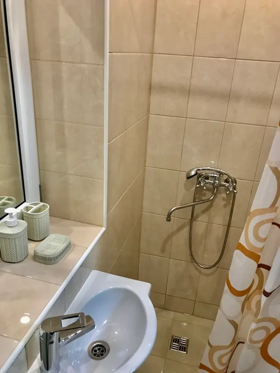 Квартира в парке, на каскадной лестнице, центр, первая-курортная