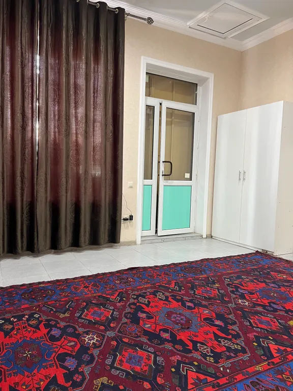 Домик чуть дальше набережной