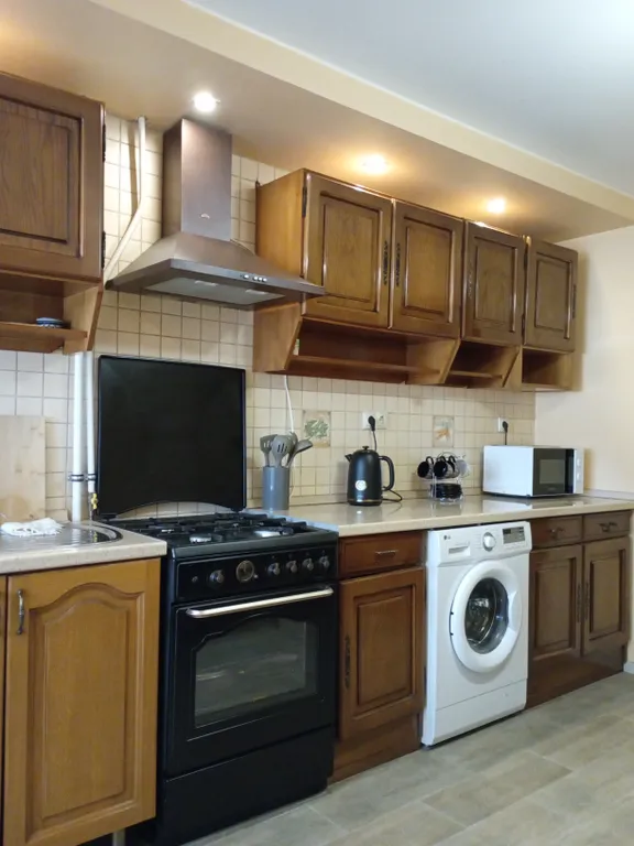 Квартира с видом на набережную и горы