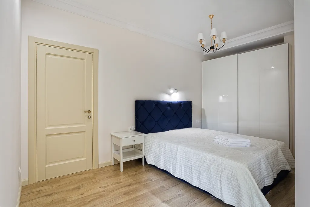 Квартира с отдельным залом и отдельной спальней с террасой на парк — аренда посуточно в Ялта