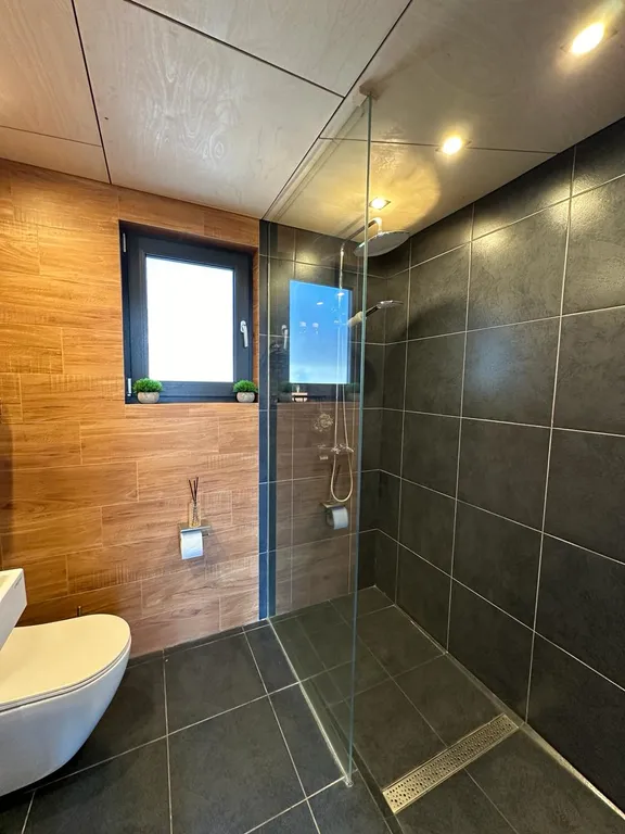 Коттедж Дом с террасой на берегу реки — Логиново