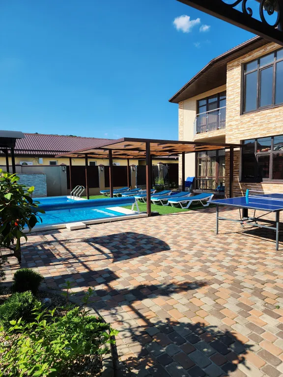 Комфортабельный двухкомнатный  номер с кухонной зоной