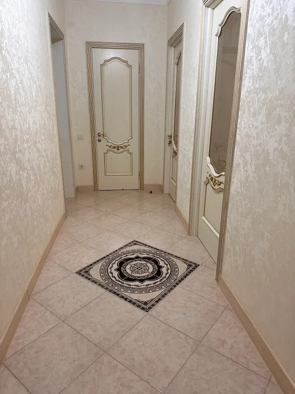 Квартира с двумя кондиционерами и вентилятором