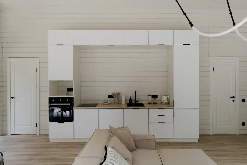 Современный дом в лесу