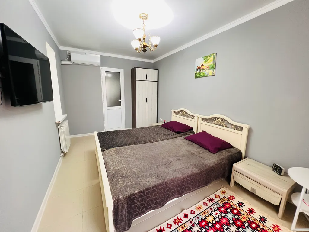 Домик с красивым двором