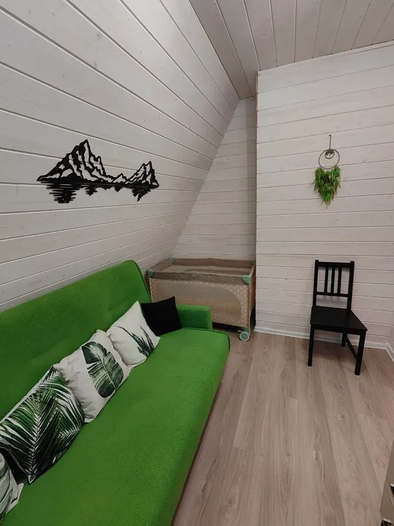 Большой уютный дом в лесу