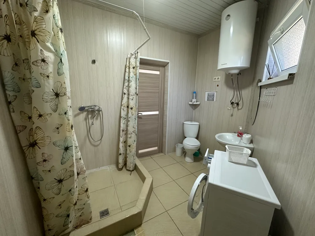 Уютная двухкомнатная квартира со своим двором