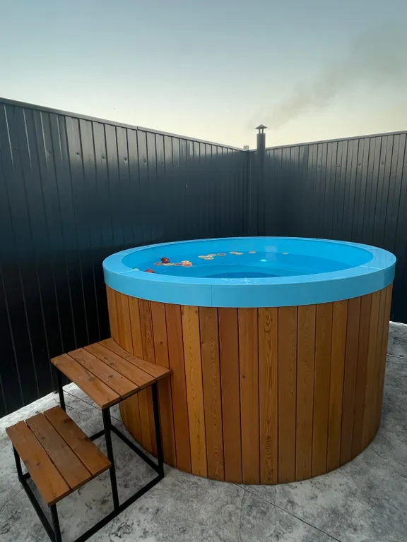 Уютный номер с бассейном