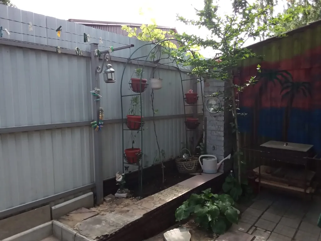 Уютное жильё с отдельным двором в центре