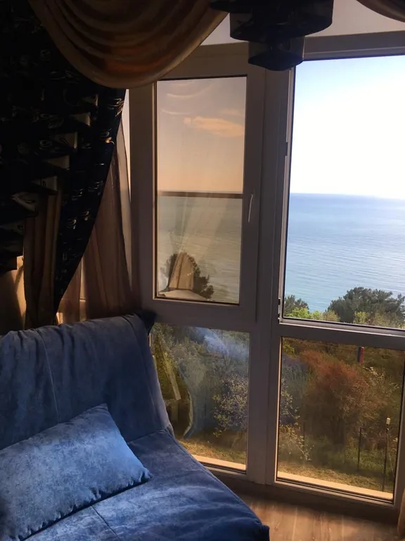 Трехместный номер с шикарным, панорамным  видом на море