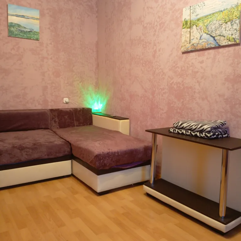 Двухкомнатная квартира посуточно на ул. Мурманская 27.