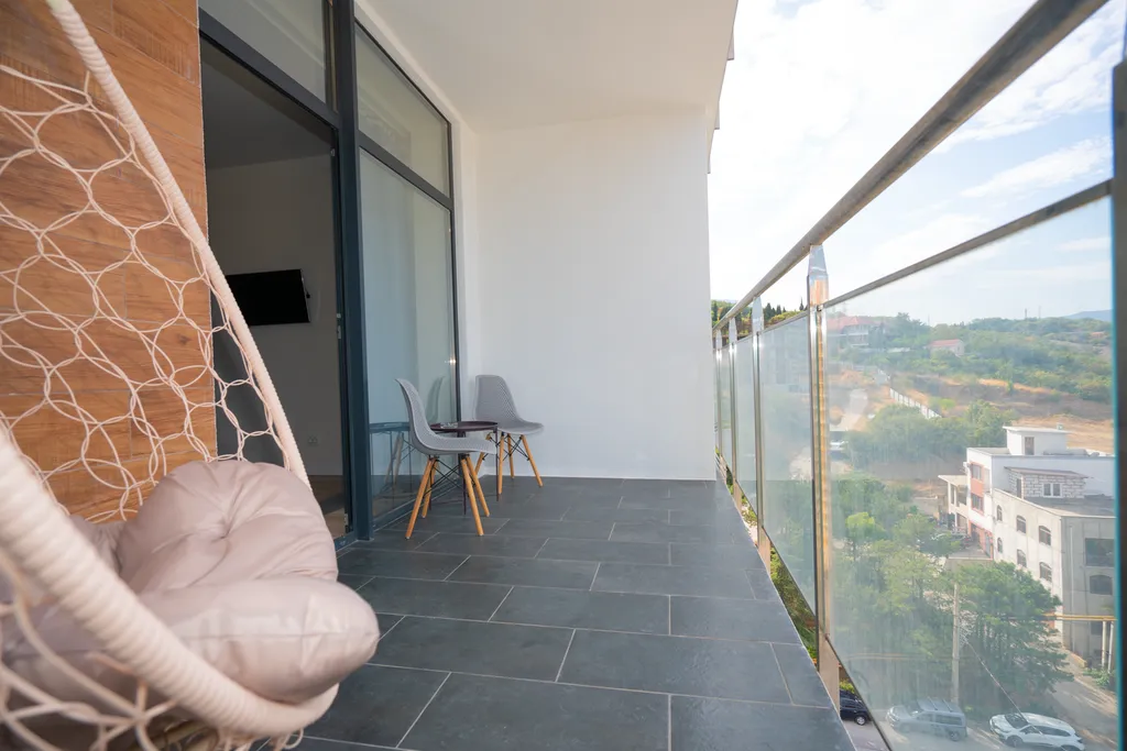 Дизайнерская студия LS-ECONOM STUDIO с видом на город с 7 этажа