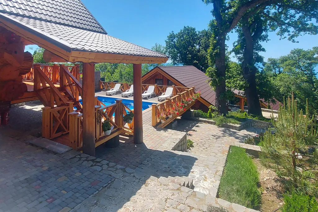 Дом - сруб с видом на море