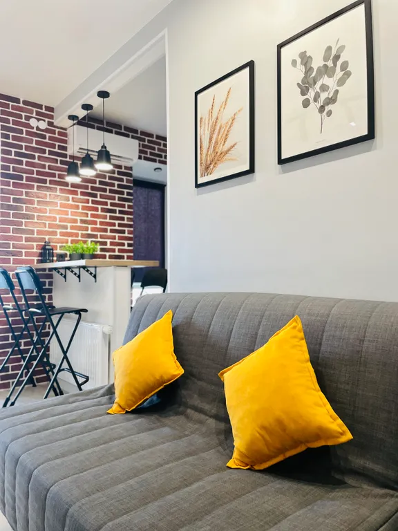 Студия в центре с видом на реку Великую