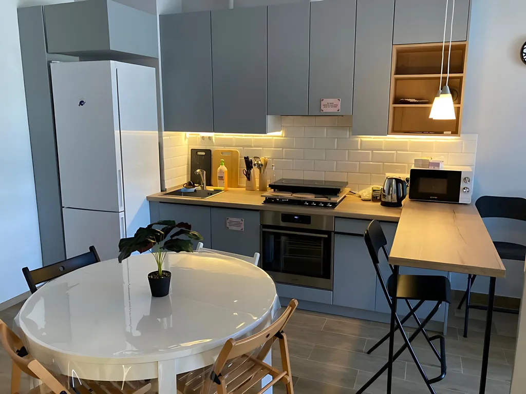 Квартира Апартаменты в 200 метрах от моря и памятника природы Скала Парус — Прасковеевка