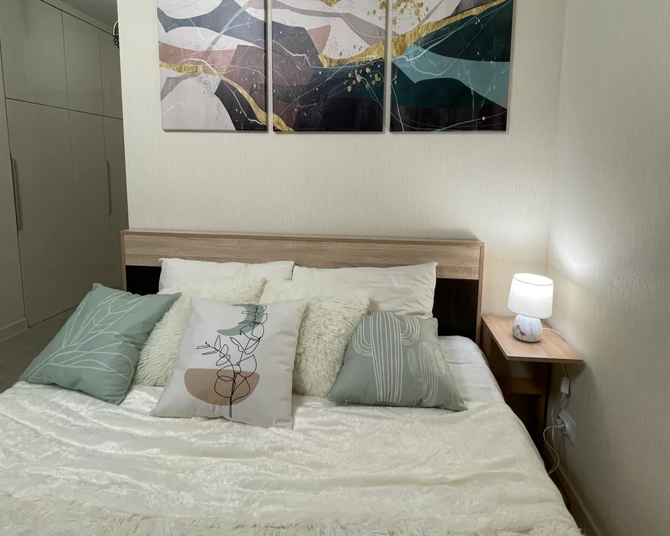 Квартира Уютная большая студия с балконом — аренда посуточно в Сукко