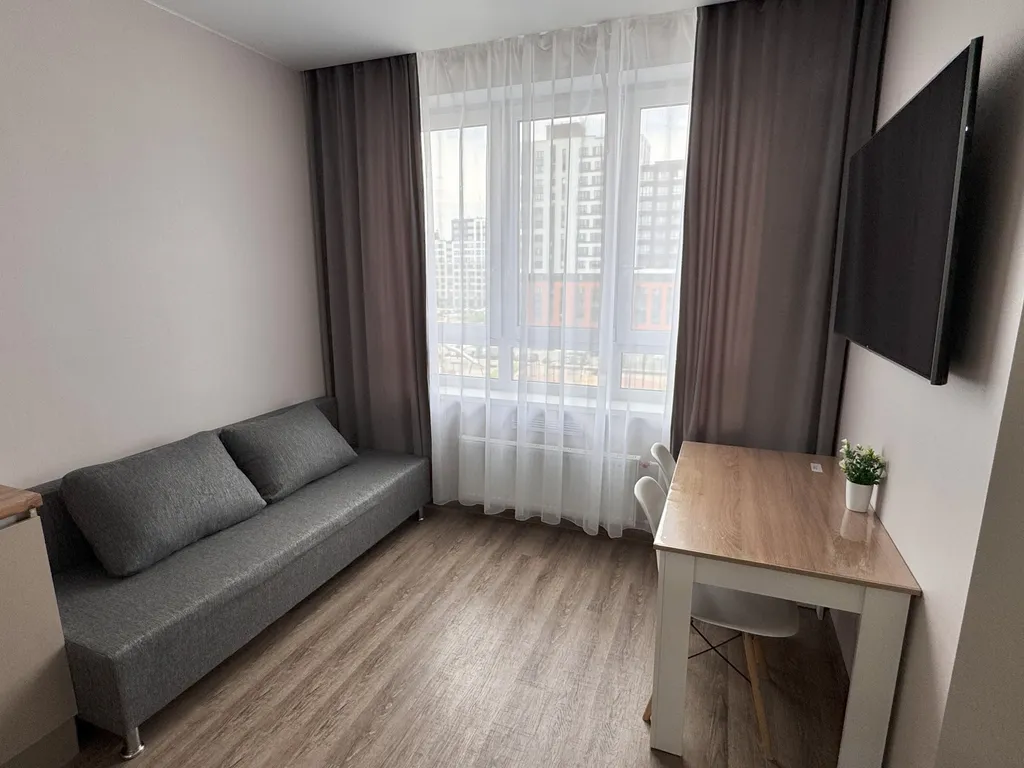 Квартира Современная студия в Новокомарово — Тюмень