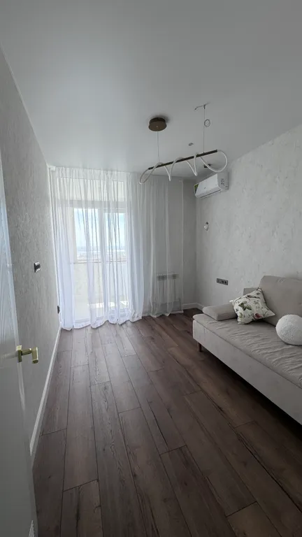 Двухкомнатная квартира с столовой на набережной с видом на Дон