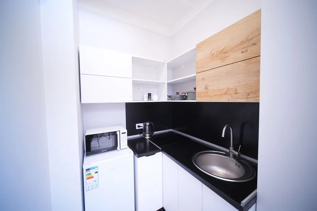 Студия с балконом рядом с Площадью Республики