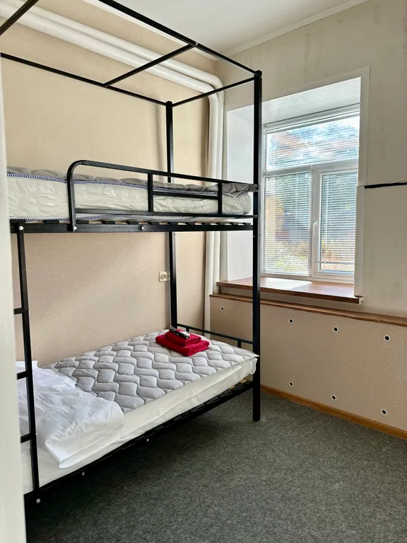 Апартаменты на 12 человек с отдельным входом в центре города и парковк