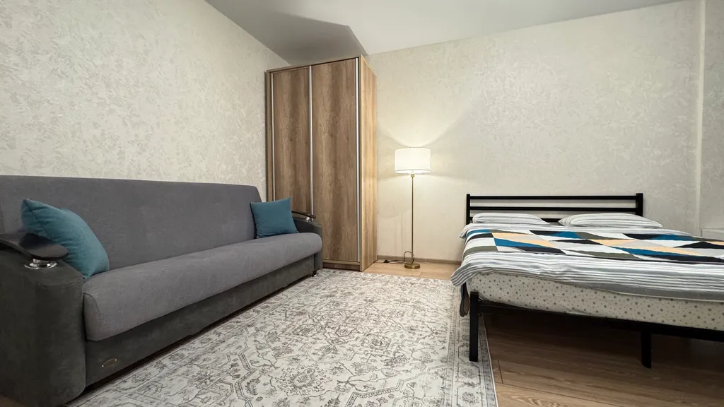 Квартира около вокзала и метро Грушевка