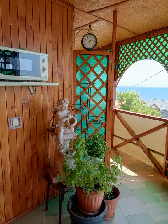 Видовая студия с террасой вид на море и горы