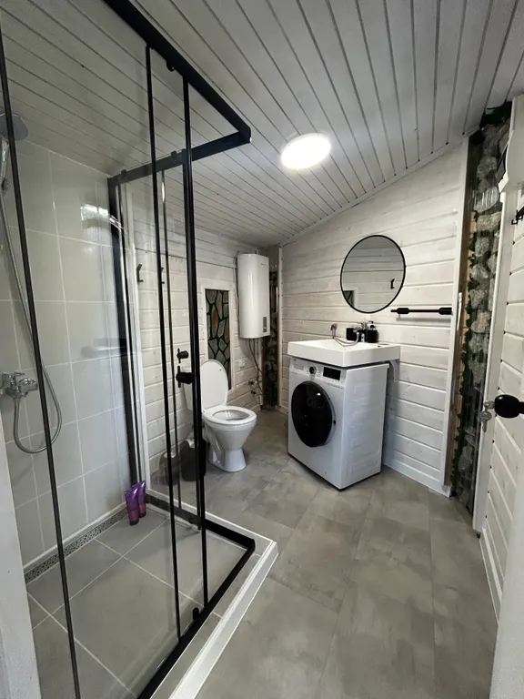 Дом возле аэропорта