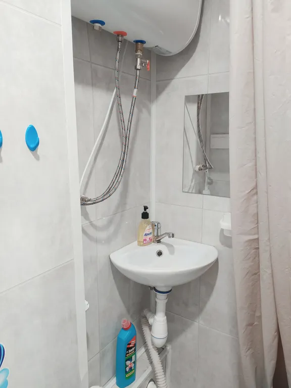 Уютная небольшая студия, 5 минут на метро до центра города