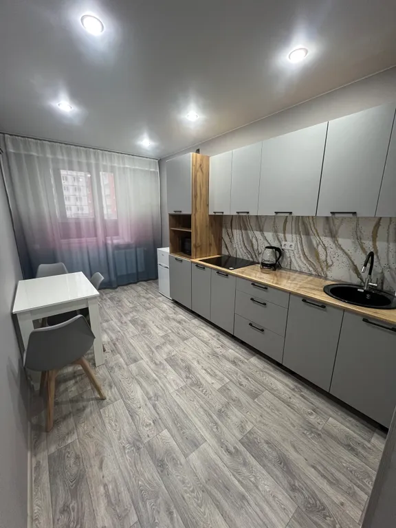 Однокомнатная квартира с новым ремонтом — аренда посуточно в Саратов