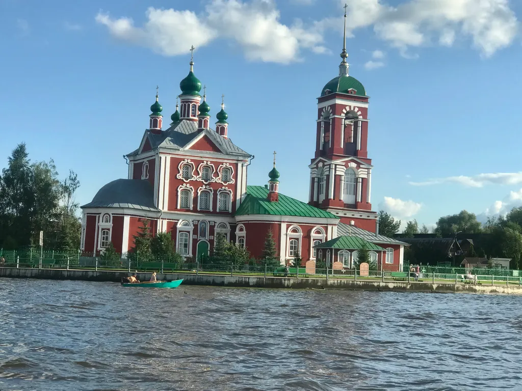 Уютный дом в тихом районе центра города