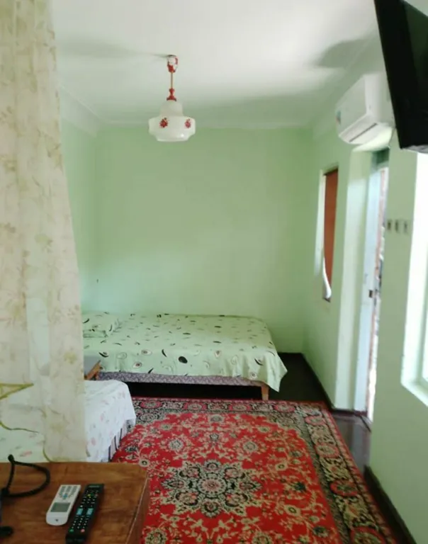 2й этаж домика в саду, 10 минут пешком до моря