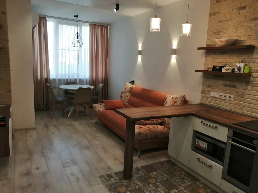 Комфортная евротрешка рядом с ТРЦ Галерея Чижова