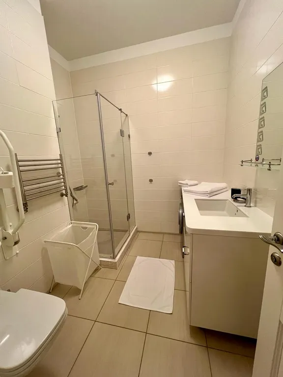 Дизайнерские апартаменты с террасой и бассейном