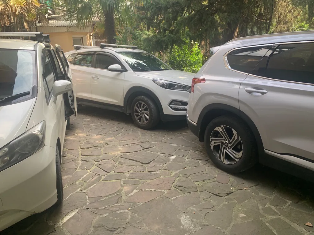 Семейные апартаменты на 4-х в самом центре Ялты у моря, парковка бонус