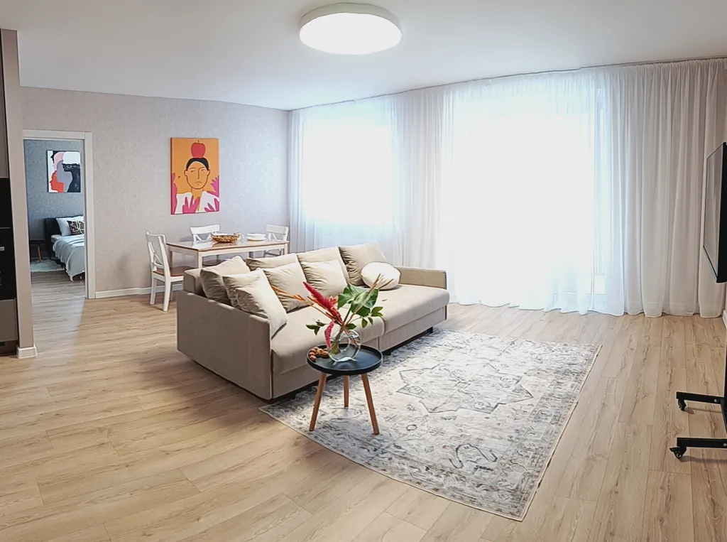 Просторная светлая евродвушка в центре