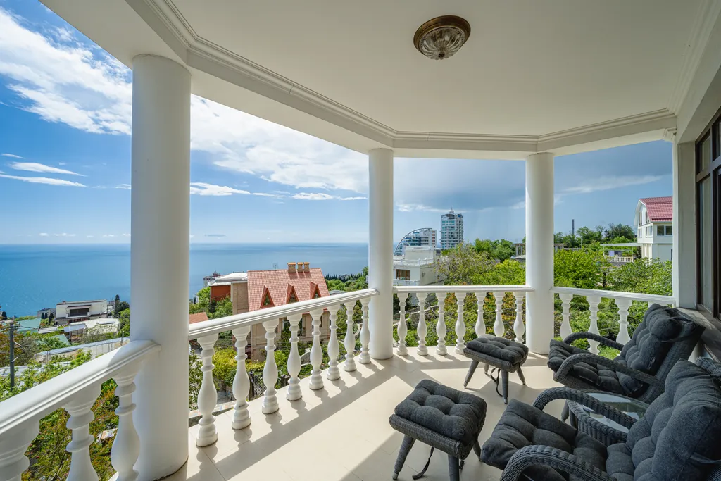 Красивый дом Азазель с сауной и с видом на море и горы