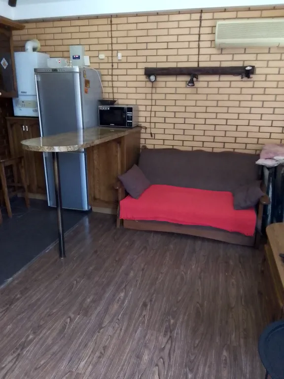 Домик с двором и мангалом