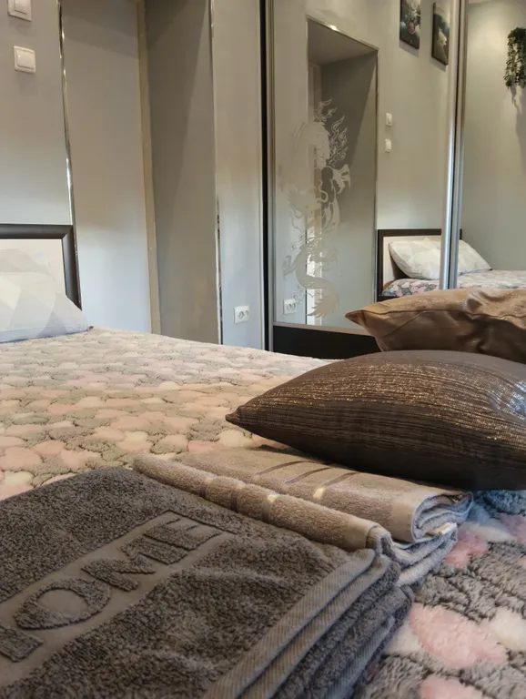 Квартира с видом из окна на самый старый дом в России