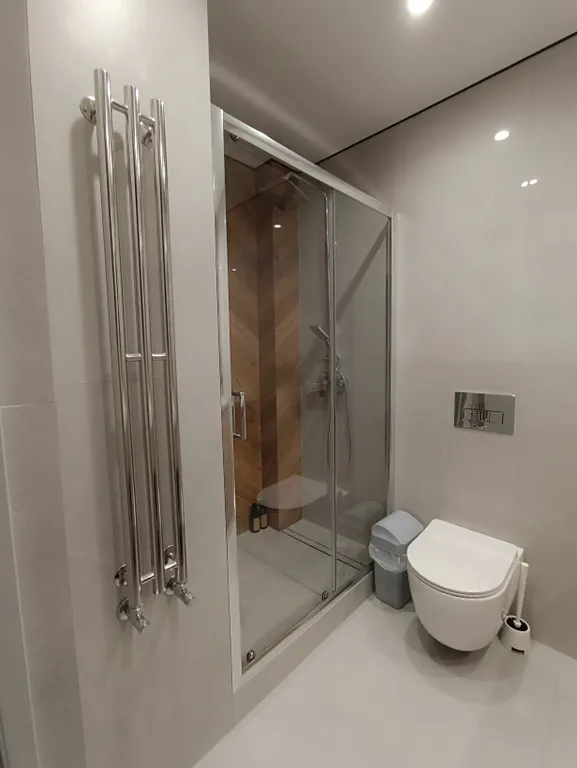 Современная однокомнатная квартира с кондиционером, в центре