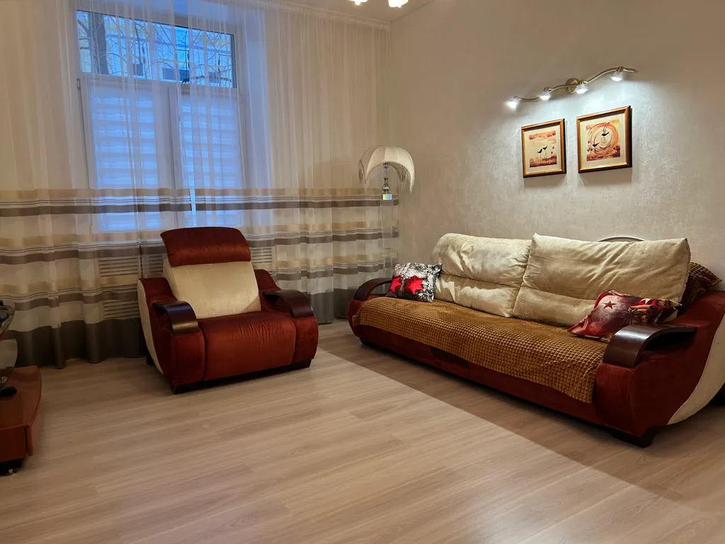 Просторная 4-комнатная квартира в самом центре