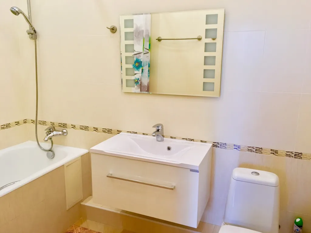 Уютный дом с беседкой