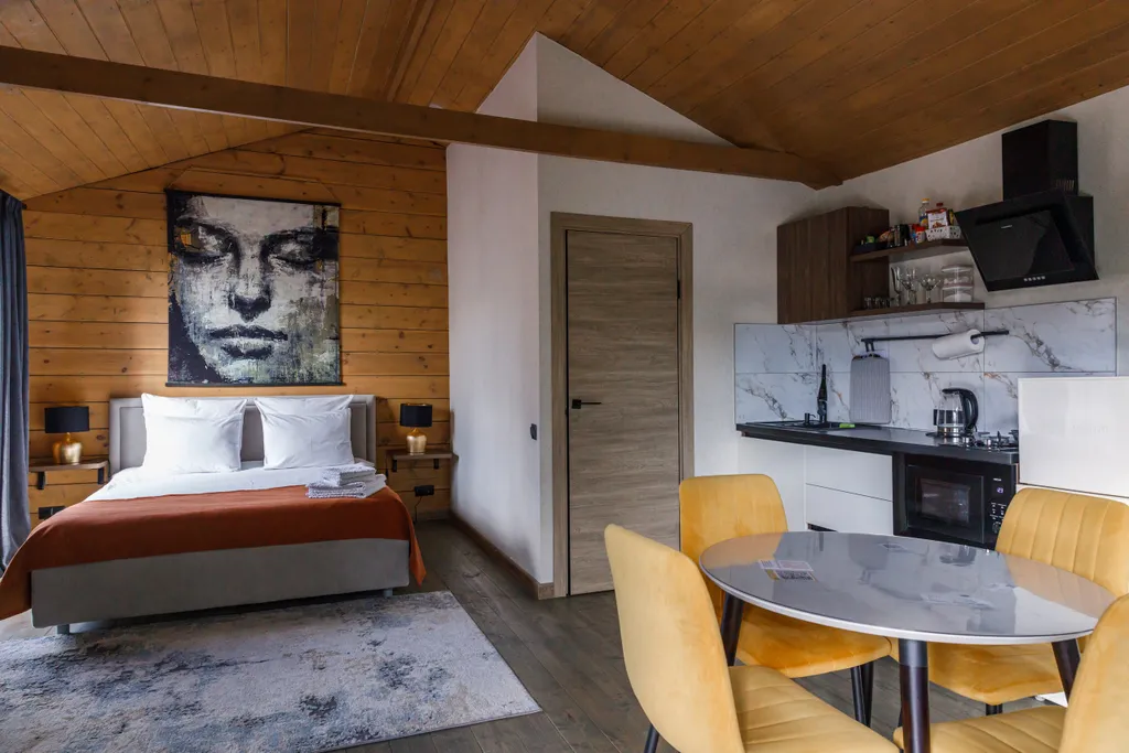 Коттедж у реки в центре Звенигорода