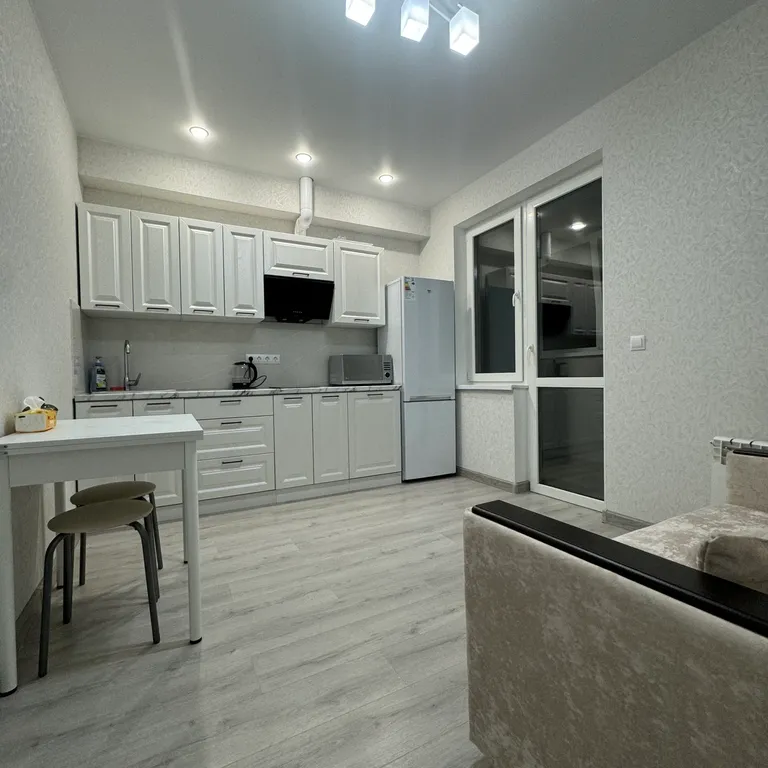 Уютная квартира с удобной локацией — аренда посуточно в Южно-Сахалинск