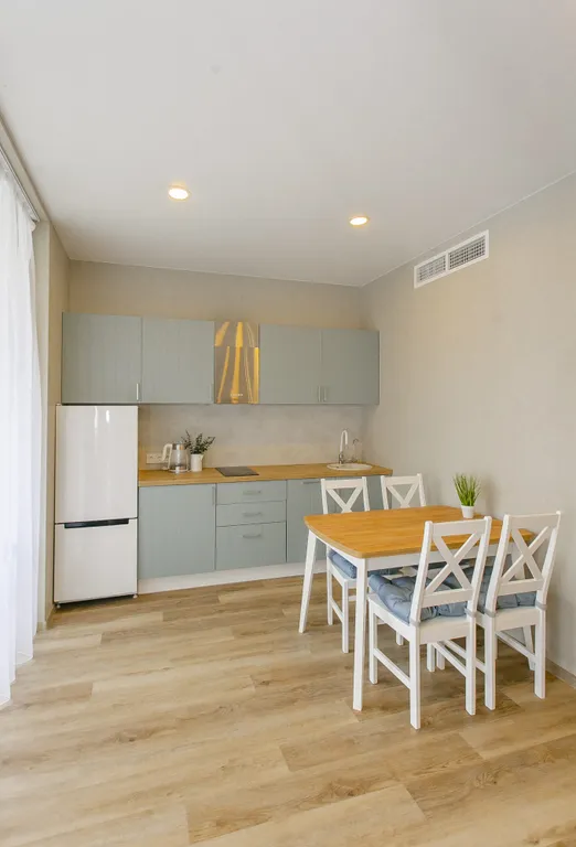 Коттедж с теплым бассейном и банным комплексом, недалеко от моря