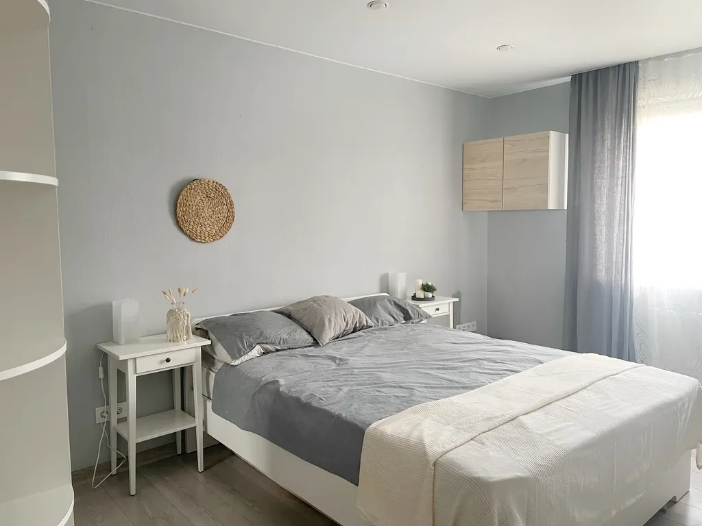 Квартира Квартира у озера с панорамным видом на лес — Раздольное