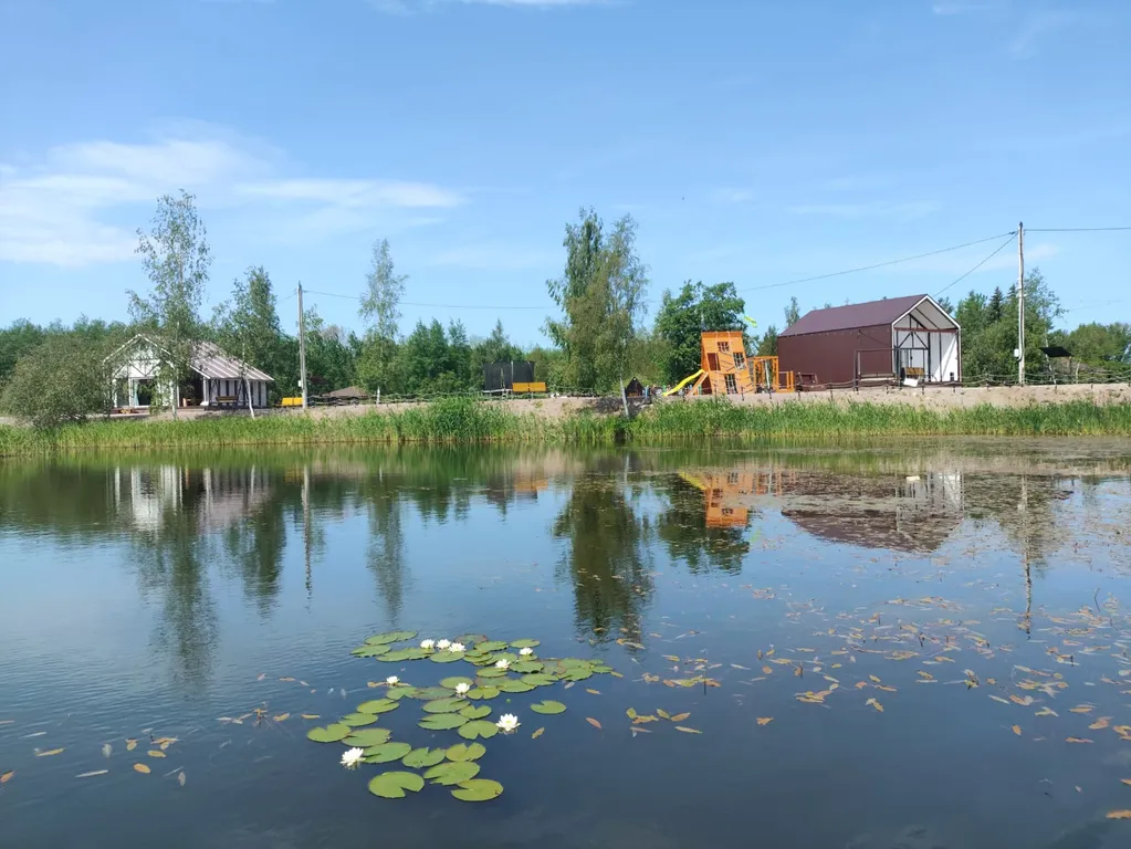 Дом отдыха на берегу озера