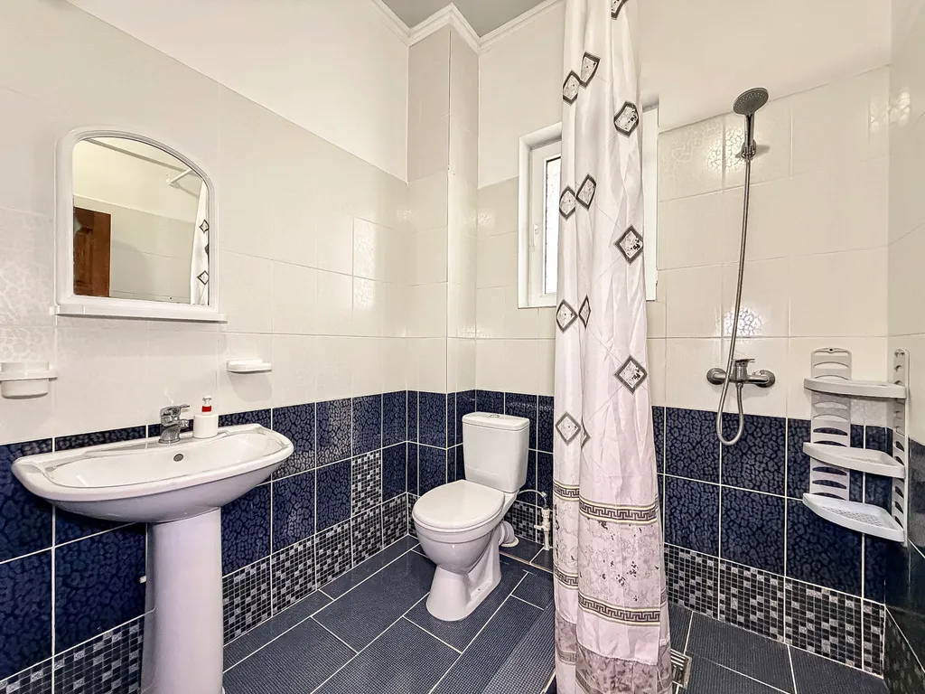 Две кровати номер, 3 мин море, общие кухни и террасы на каждом этаже